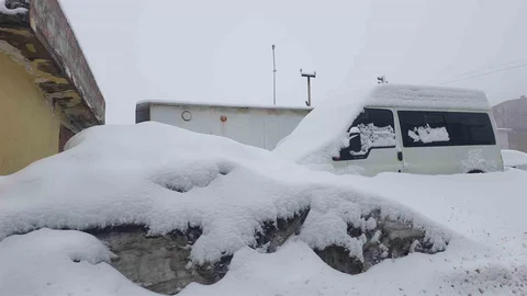 Başkale'de Kar Yağışı Etkili Oldu