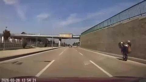 Bursa'da Motosiklet Tehlikeli Şov Yaptı