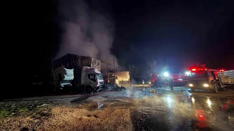 Burdur'da Ağır Vasıta Servisinde Yangın