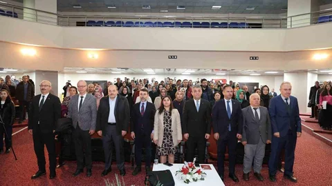 Erzurum'da Dijital Okuryazarlık Semineri