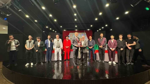 Erzurum Tiyatrosu Trabzon Festivali'nde Yer Aldı