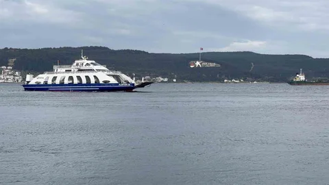 Çanakkale'de Fırtına Nedeniyle Feribot Seferleri İptal Edildi
