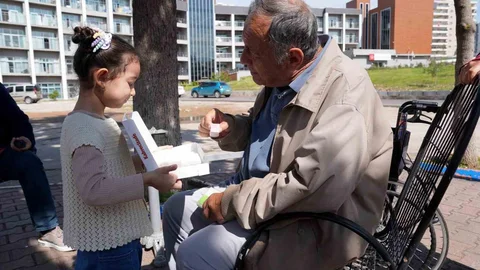 Çukurova'da Miniklerden Anlamlı Ziyaret