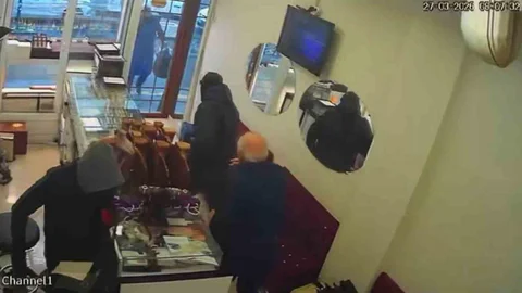Diyarbakır'da Kuyumcu Soygunu Güvenlik Kamerasında