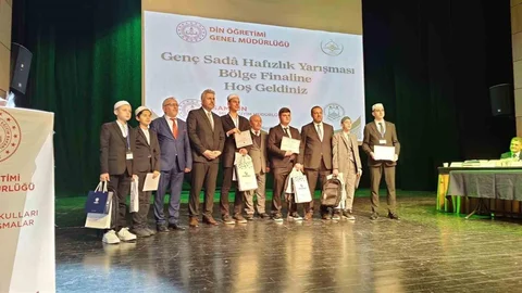 Devrekli Öğrenci Hafızlık Yarışmasında İkinci Oldu