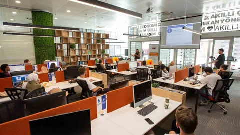 Bursa Akıllı Şehirler Listesinde Yer Almaya Devam Ediyor
