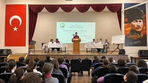 Ortaokul Öğrencilerinden Tartışma Etkinliği