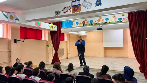 Kars'ta Öğrencilere Güvenlik Eğitimi Verildi