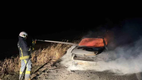 Van'da Otomobil Yangını