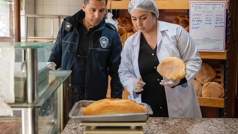 Kuşadası'nda Fırın Denetimleri Devam Ediyor