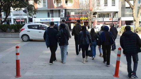 Bilecik'te Yaya Geçitlerine Duba Düzenlemesi