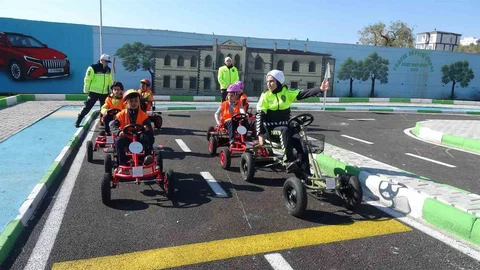 Kilis'te Öğrenciler Direksiyon Eğitimi Aldı