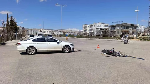 Otomobil ve Motosiklet Çarpıştı, 1 Yaralı