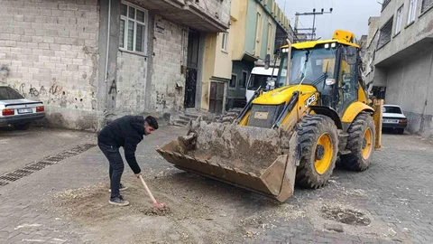 Eyyübiye'de Sel Sonrası Temizlik Devam Ediyor