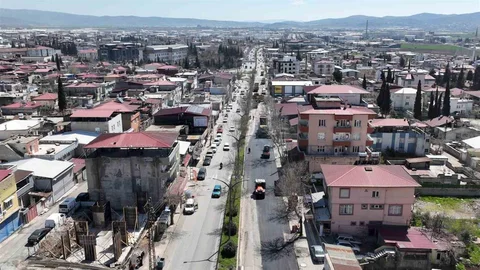 Kahramanmaraş'ta Asfalt Yenileme Çalışmaları Devam Ediyor