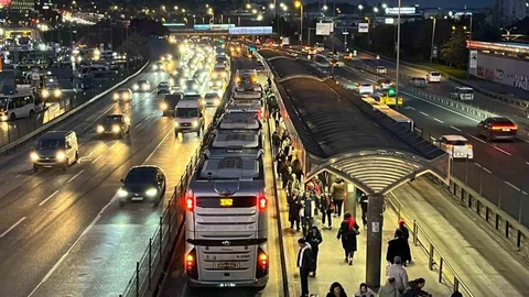 Bahçelievler'de Metrobüs Kazası