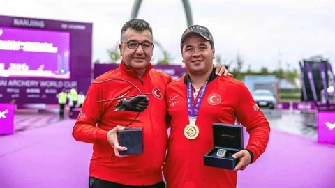 Muğla'da Yılın Okçusu Seçilen Emircan Haney