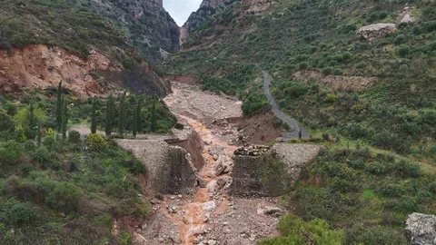 Hatay'da Sel ve Köprü Yıkımı