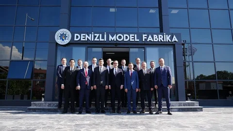 Denizli Model Fabrika'da Sanayi İş Birliği Gelişiyor