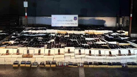 Manavgat'ta 25.5 Milyonluk Kaçak Ürün Ele Geçirildi