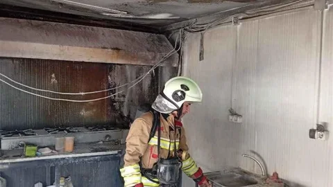 Defne'de İş Yeri Yangını