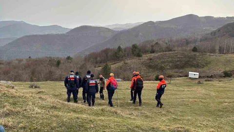 Kayıp 75 Yaşındaki Adam İçin Arama Çalışmaları