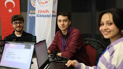 Elazığ'da Uzay Misyonu İçin Gençler Buluştu