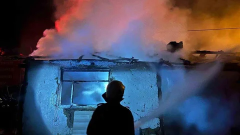 Düzce'de Kullanılmayan Ev Yangını