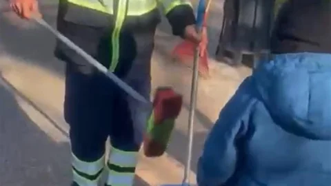 Gaziantep'te Temizlik İşçisi ve Oğlu