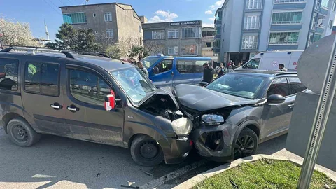 Samsun'da Trafik Kazası: 4 Yaralı