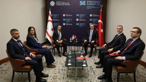 İstanbul'da Dışişleri Bakanı ile Görüşme