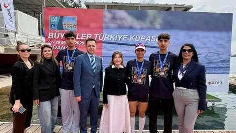 İstanbul'dan Kürek Yarışlarında 3 Madalya