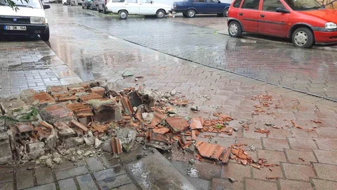 Denizli'de Şiddetli Rüzgar Etkili Oldu