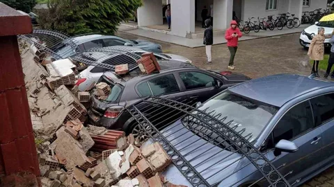 Aydın'da İstinat Duvarı Yıkıldı