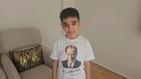 Ali İsmail İstiklal Marşı’nı Ezbere Okudu