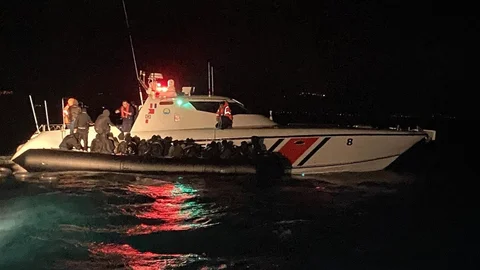 Ayvalık’ta 39 Göçmen Kurtarıldı