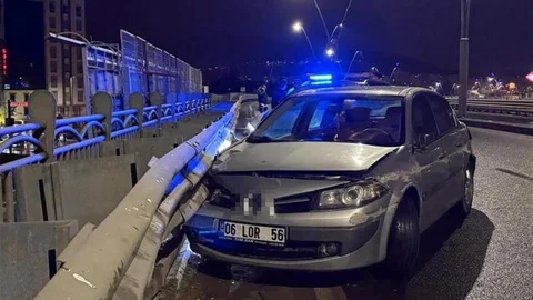Kayseri'de Alkollü Sürücü Bariyerlere Çarptı