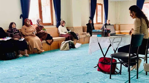 Kur’an Kursu Öğrencilerine SAHA Eğitimi Verildi