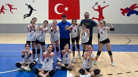 Aydın'da Voleybol Takımı Başarı Elde Etti