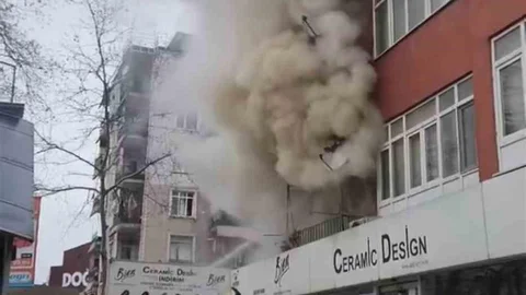 Kocaeli'de Dairede Yangın Çıktı