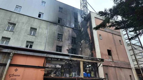 Arnavutköy'de Fabrika Yangını Paniği