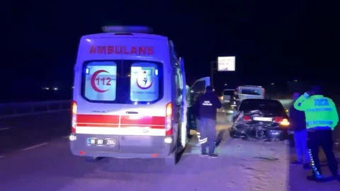 Çankırı'da İki Araç Çarpıştı