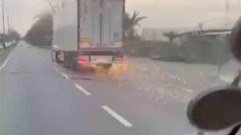 Bursa'da TIR Kazası Panik Yarattı
