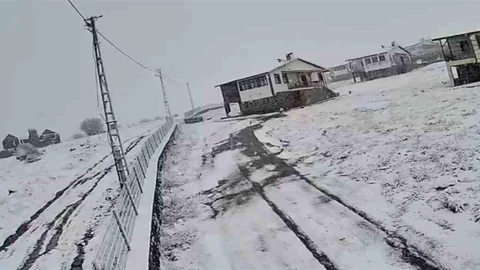 Ankara'nın Yüksek Kesimlerine Kar Yağdı