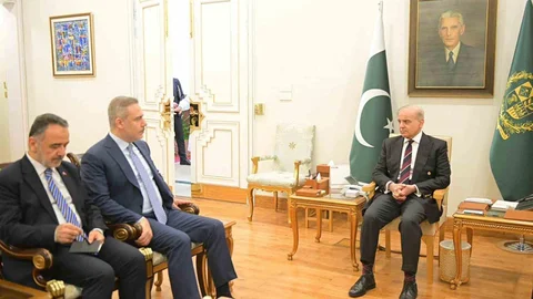 Hakan Fidan Pakistan Başbakanı Şerif ile Görüştü