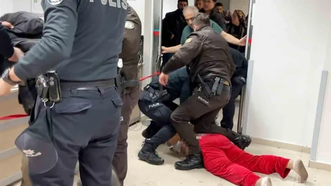 Oğul, Annemin Sevgilisini Bıçakladı