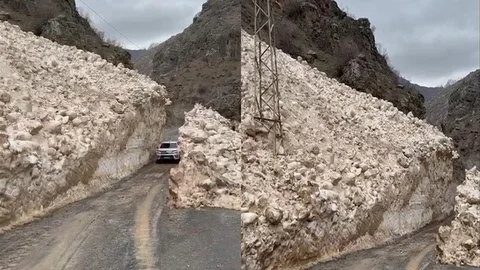 Hakkari'de Çığ Tünellerinde Yolculuk
