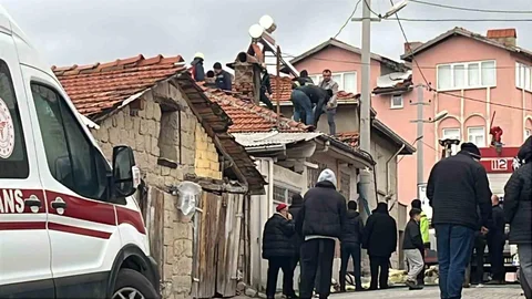 Tavşanlı'da Tek Katlı Evde Yangın Çıktı