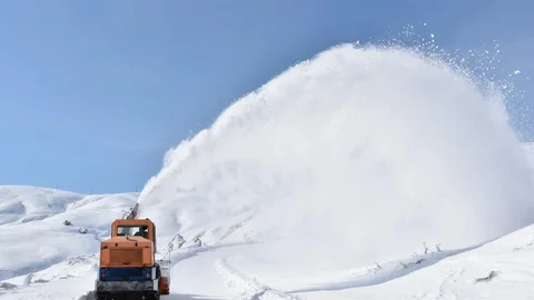 Hakkari'de 74 Yerleşim Yeri Yolu Kapandı