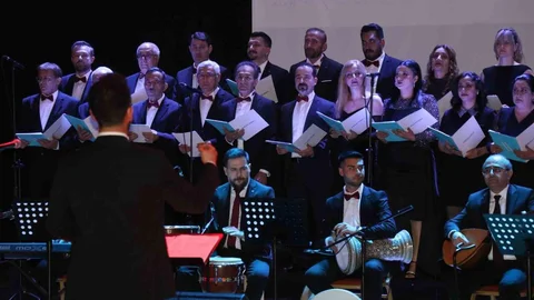 Sağlık Çalışanlarından Koro Performansı